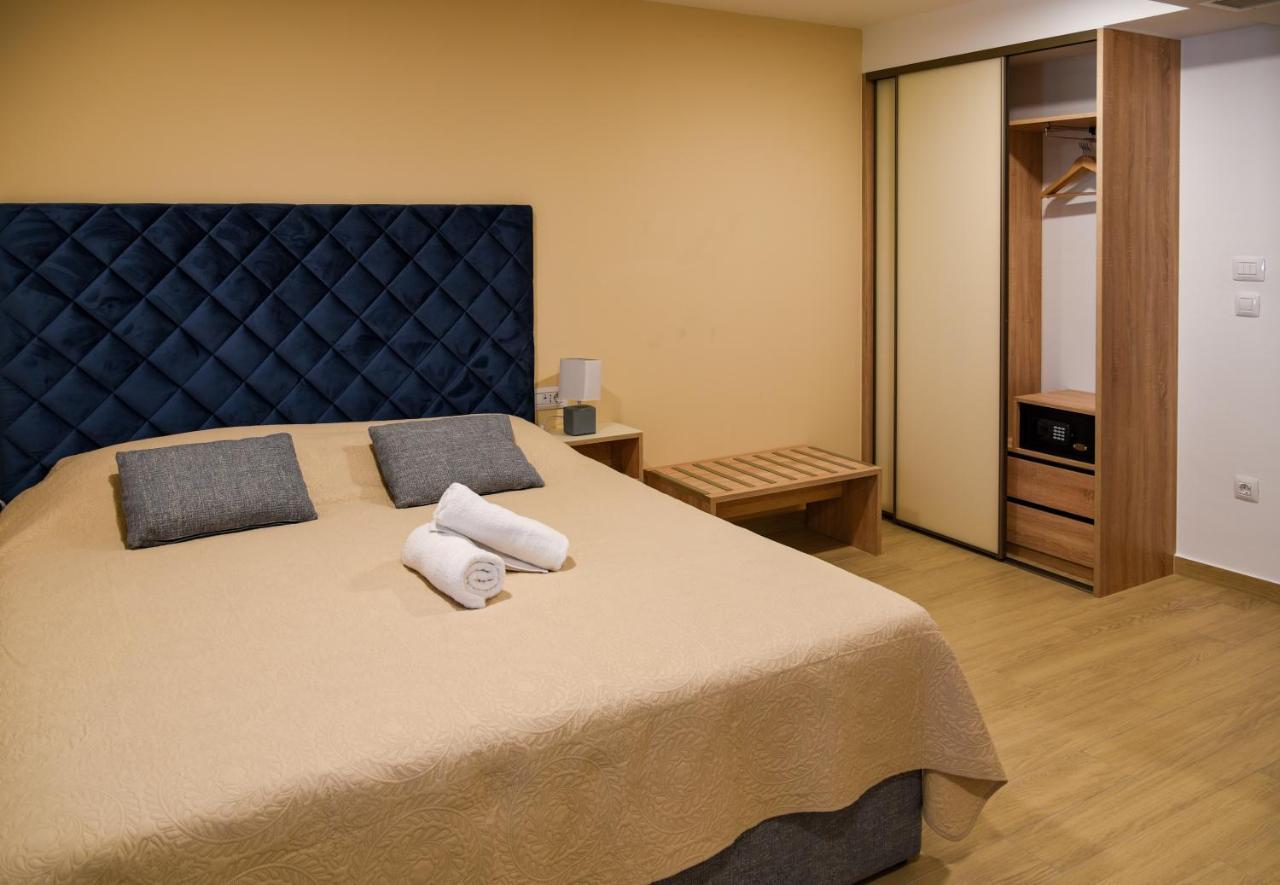 Sangulin Palace M Biograd Na Moru Eksteriør billede